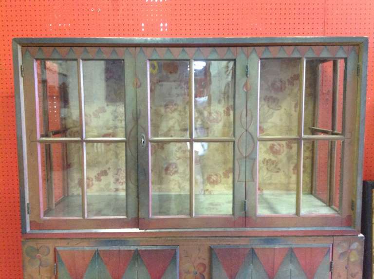 Continental Paint-Decorated Cupboard Dated 1922 In Good Condition For Sale In Sleepy Hollow, NY