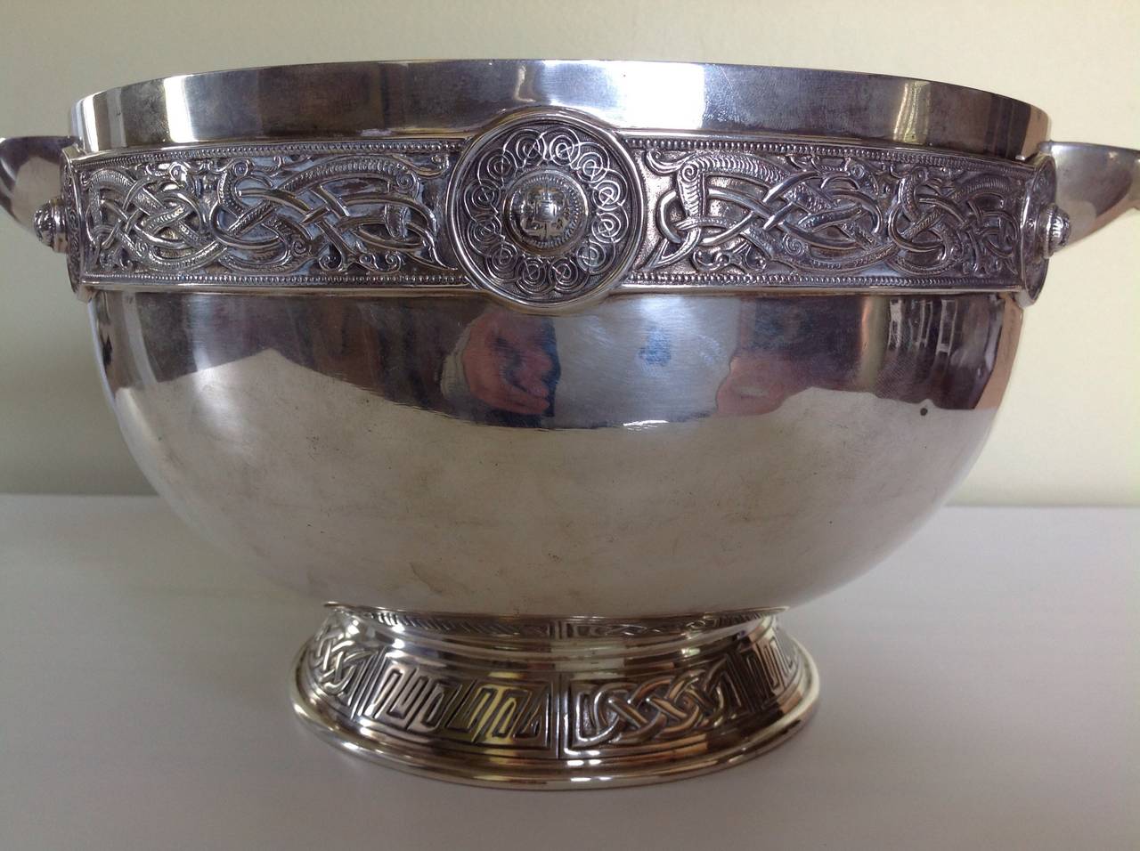 English Sterling Silver Bowl with Celtic Motif by J. Wakeley and F.C. Wheeler In Good Condition For Sale In Sleepy Hollow, NY