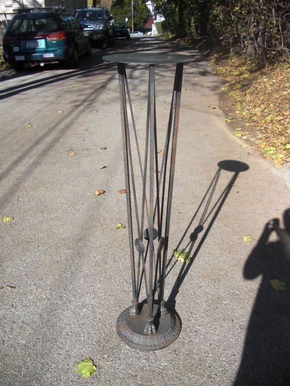 Cast iron classical style planter/pedestal