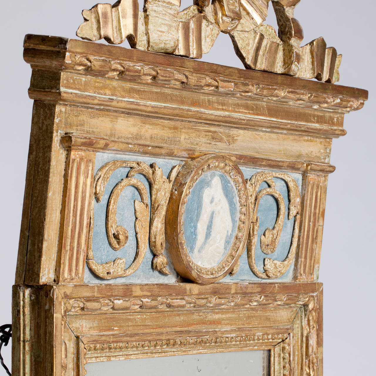 Swedish Gustavian Period Mirror with Gilt Bow, circa 1780-1790 4