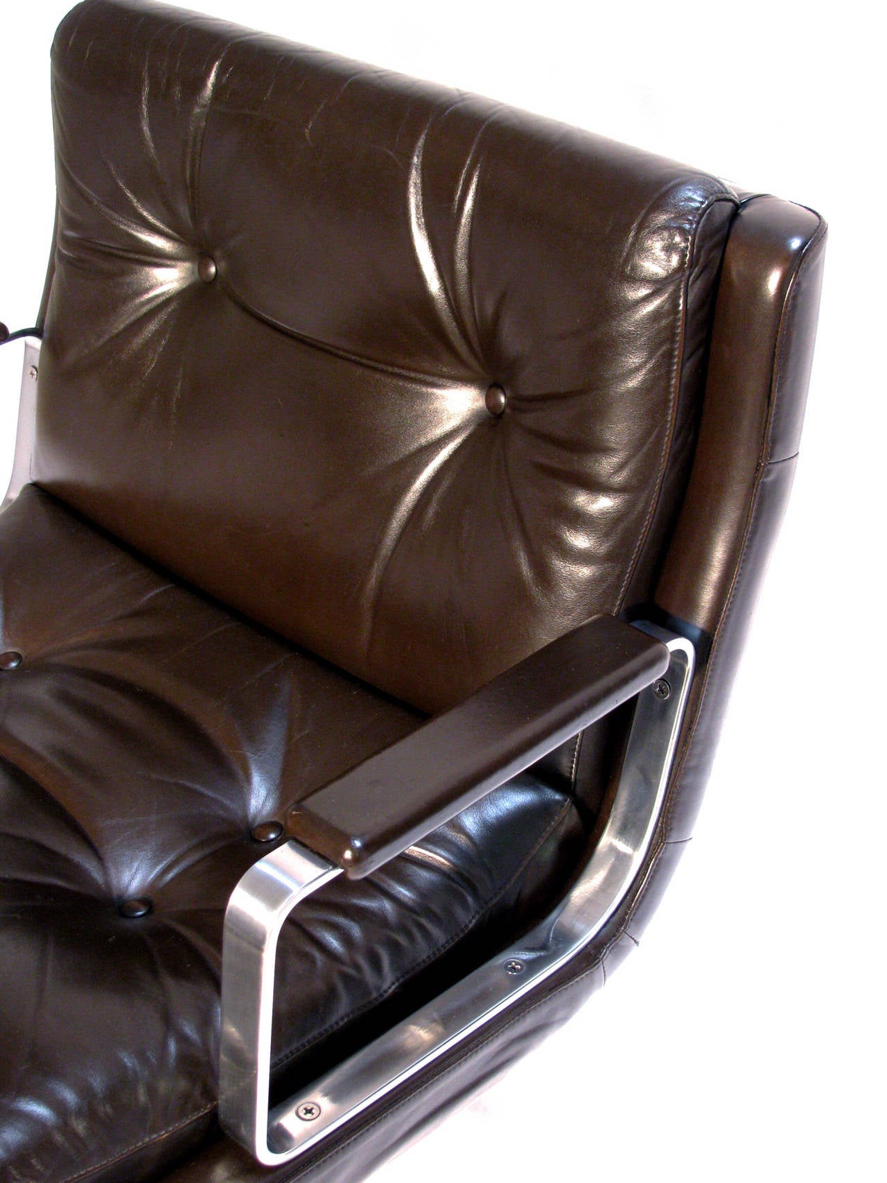 Pair of Leather Lounge Chairs by Raphael For Sale 2