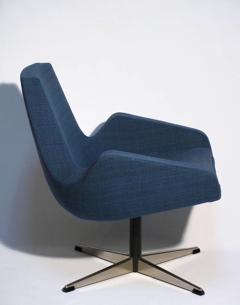 Mid-Century Modern Pair of Scandinavian Lounge Chairs