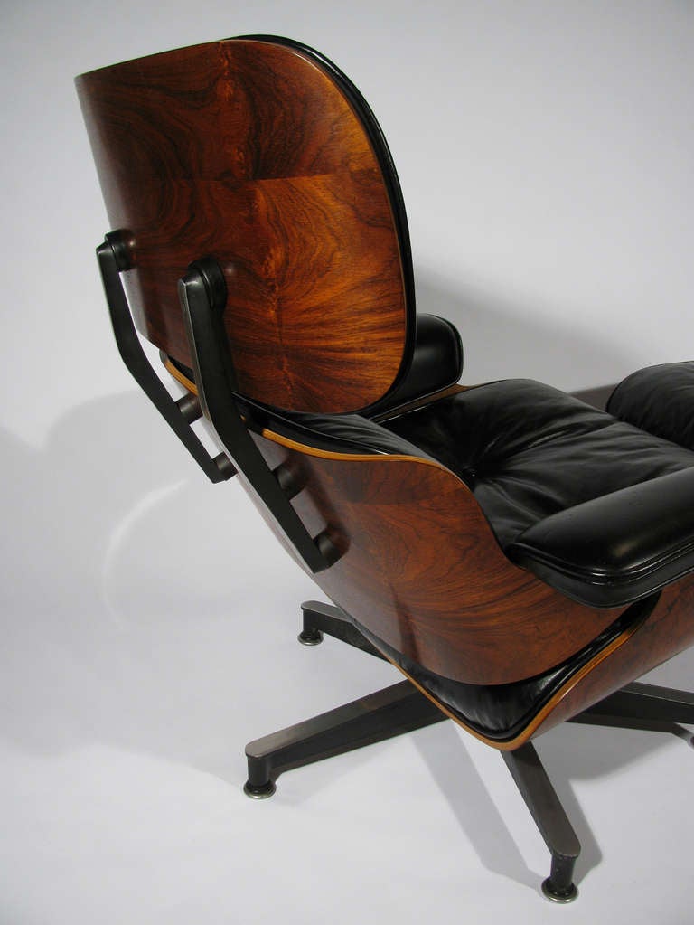 Eames for Herman Miller Rosewood Lounge Chair and Ottoman In Excellent Condition In Austin, TX