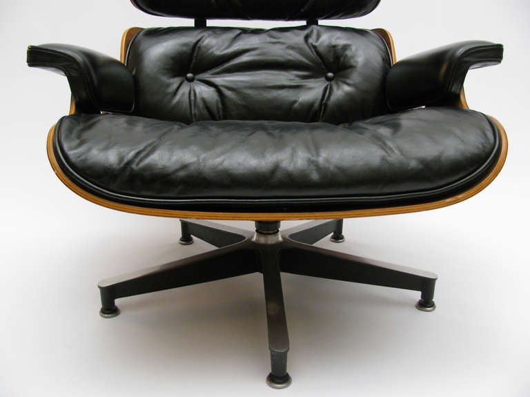 Mid-20th Century Eames for Herman Miller Rosewood Lounge Chair and Ottoman