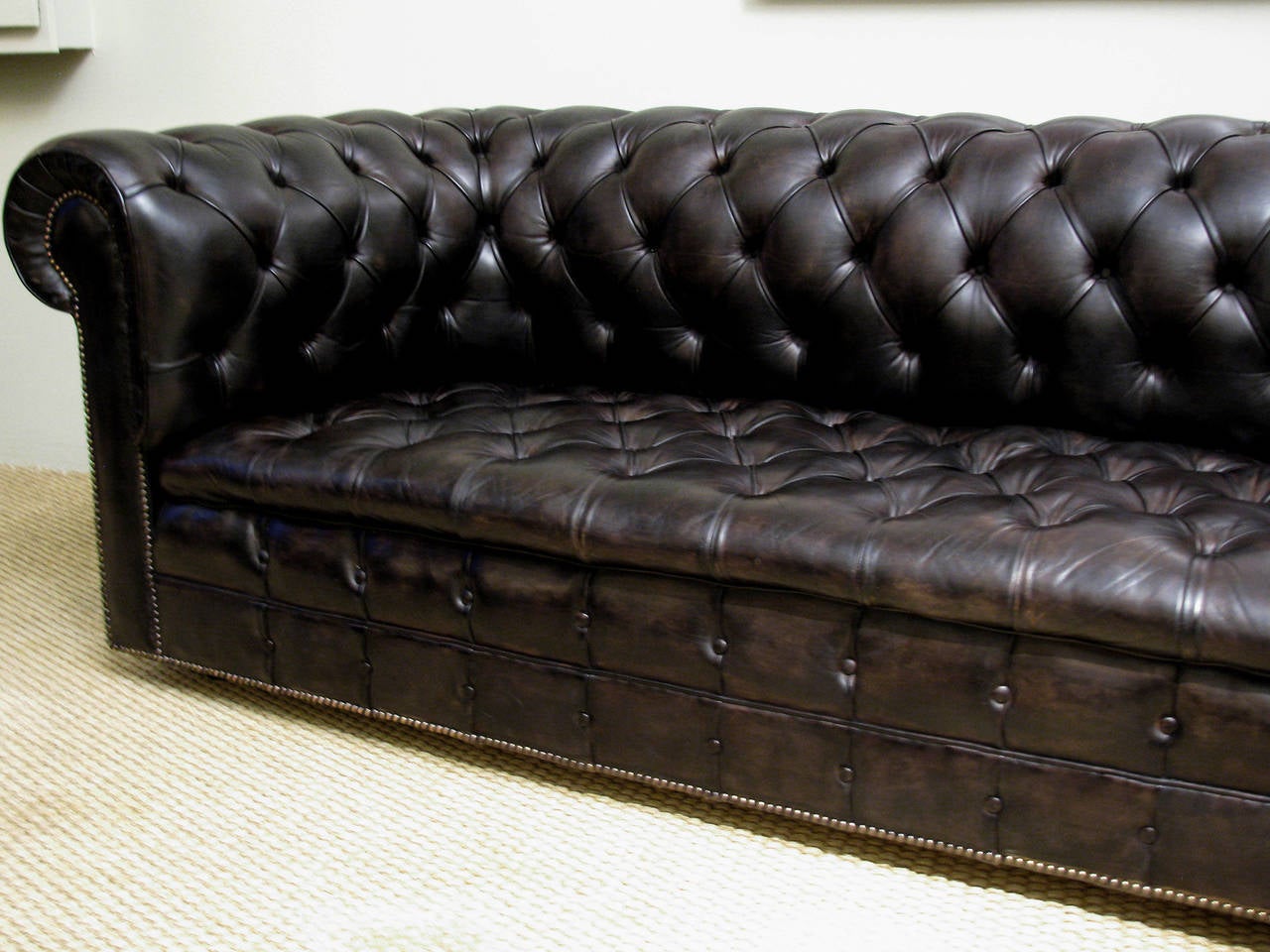 English Chesterfield Tufted Leather Sofa In Excellent Condition In Austin, TX
