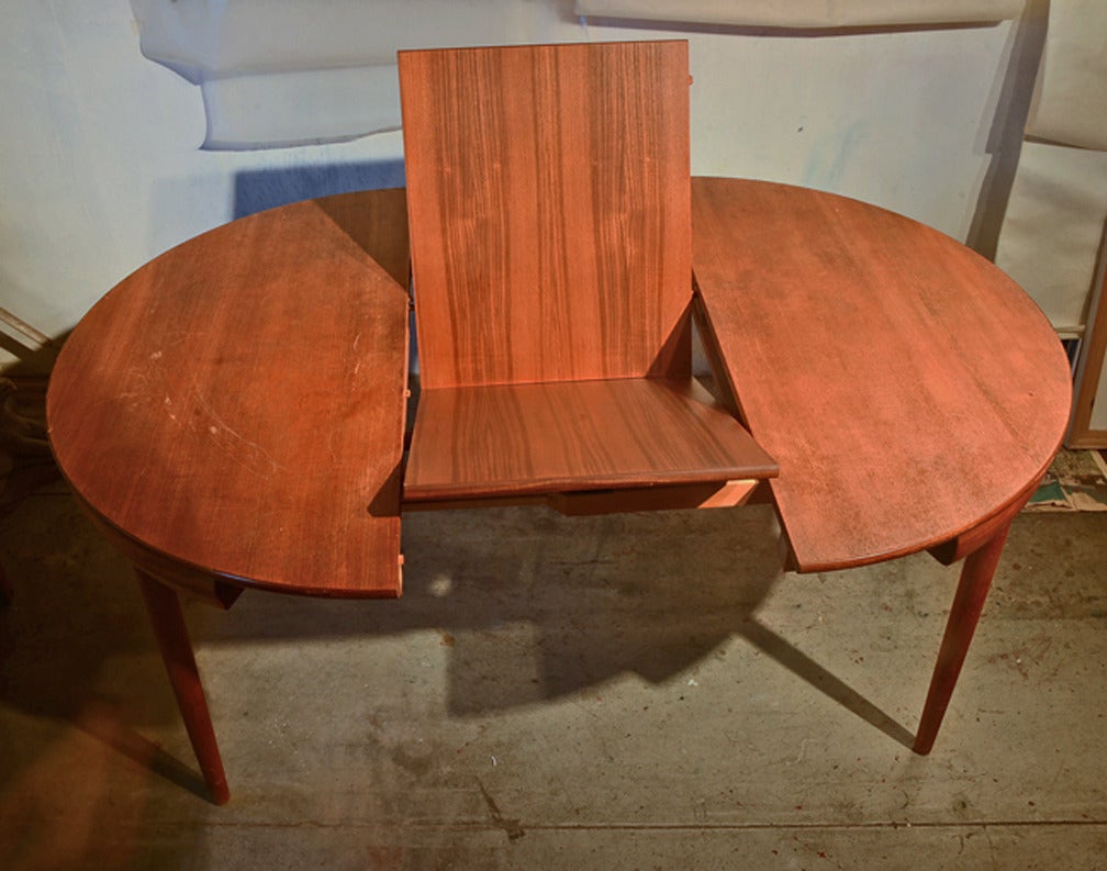 Table and Chairs by Hans Olsen for Frem Rojle, 1962 In Good Condition In Philadelphia, PA