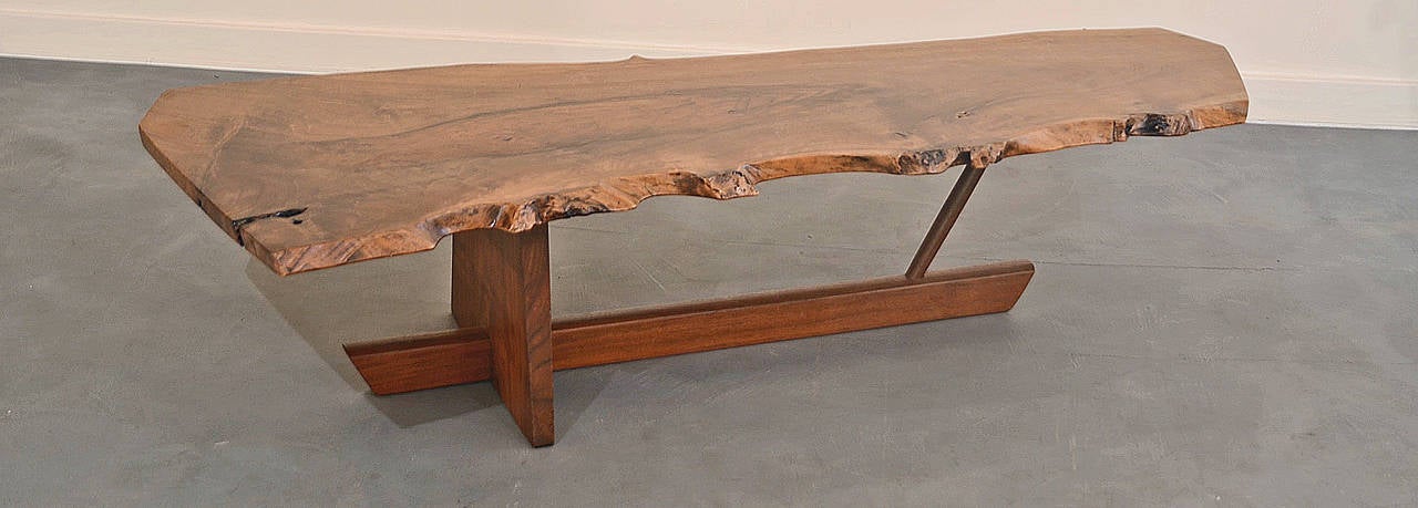 Persian Walnut Minguren II Coffee Table by George Nakashima, 1985 In Excellent Condition For Sale In Philadelphia, PA