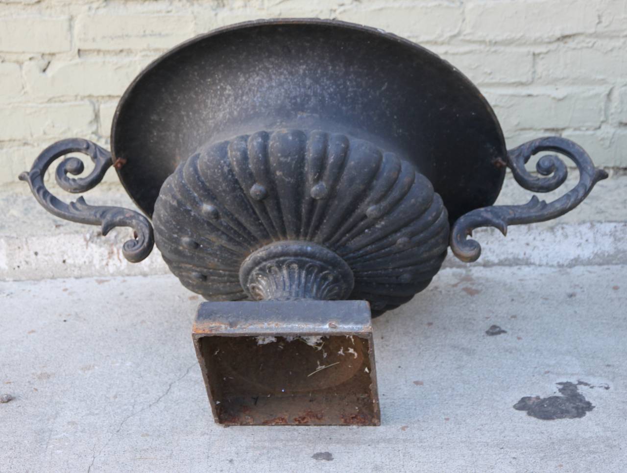 Pair of French Cast Iron Planter In Distressed Condition In Los Angeles, CA