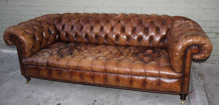 English Leather Tufted Chesterfield Sofa In Distressed Condition In Los Angeles, CA