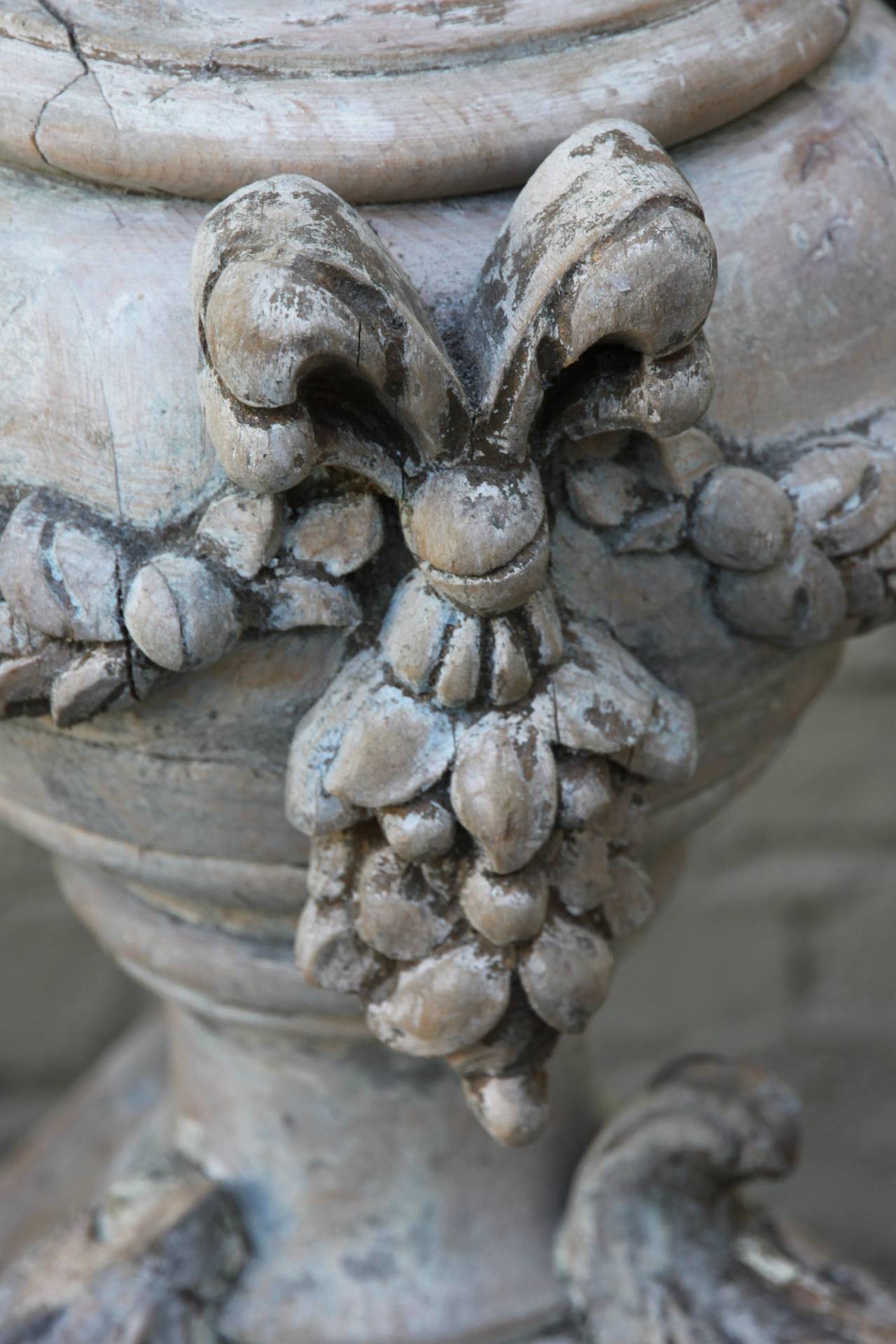 Pair of Heavily Carved Italian Cherub Torchieres In Distressed Condition In Los Angeles, CA