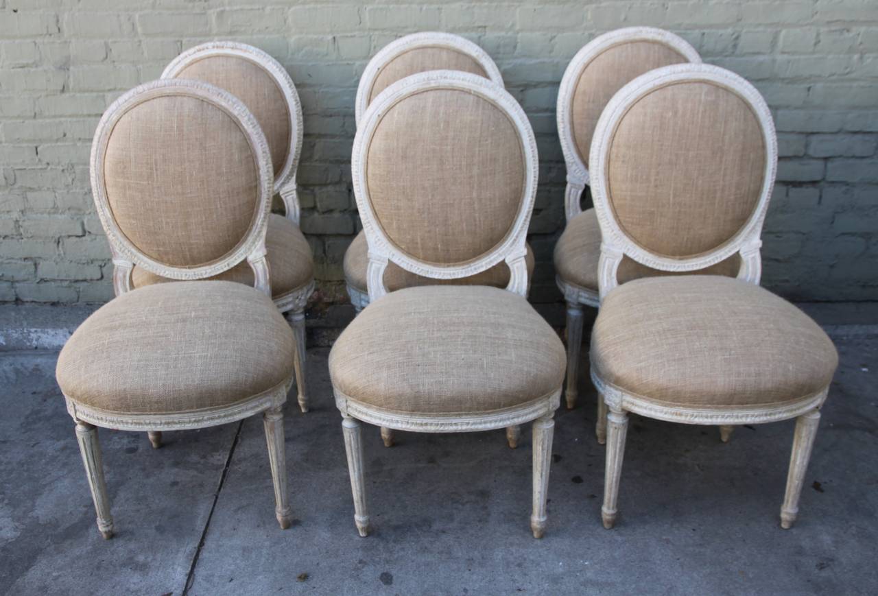 Set of Eight Italian Painted Dining Chairs In Distressed Condition In Los Angeles, CA