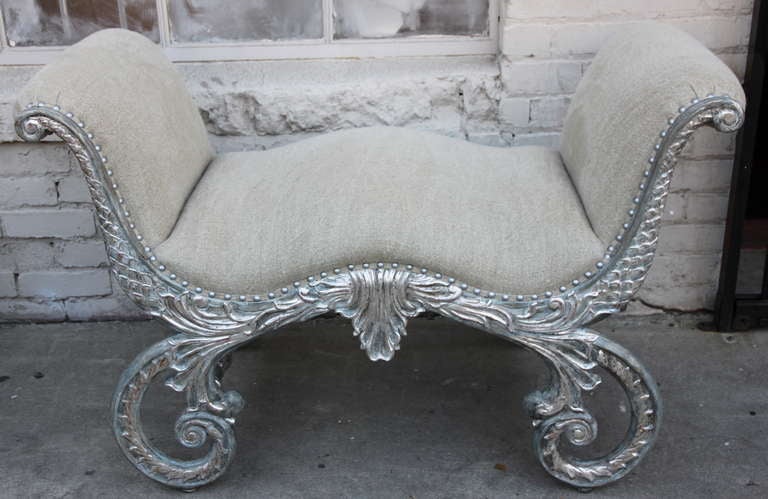 Italian Painted & Silver Gilt Carved Bench In Excellent Condition In Los Angeles, CA