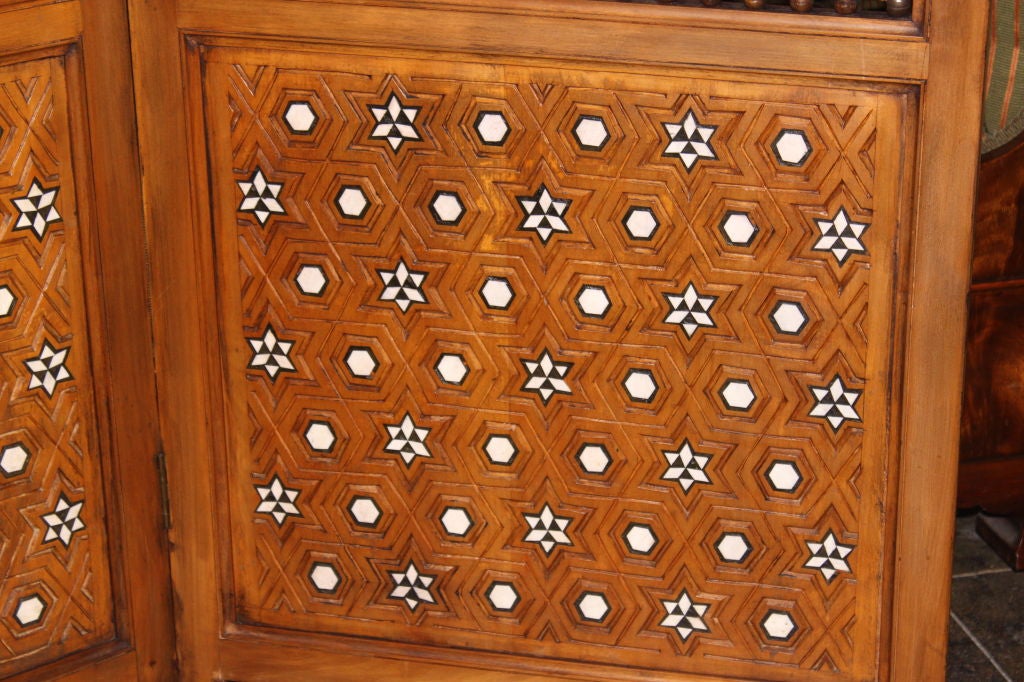 Inlaid Carved Wood Moroccan Screen In Good Condition In Los Angeles, CA