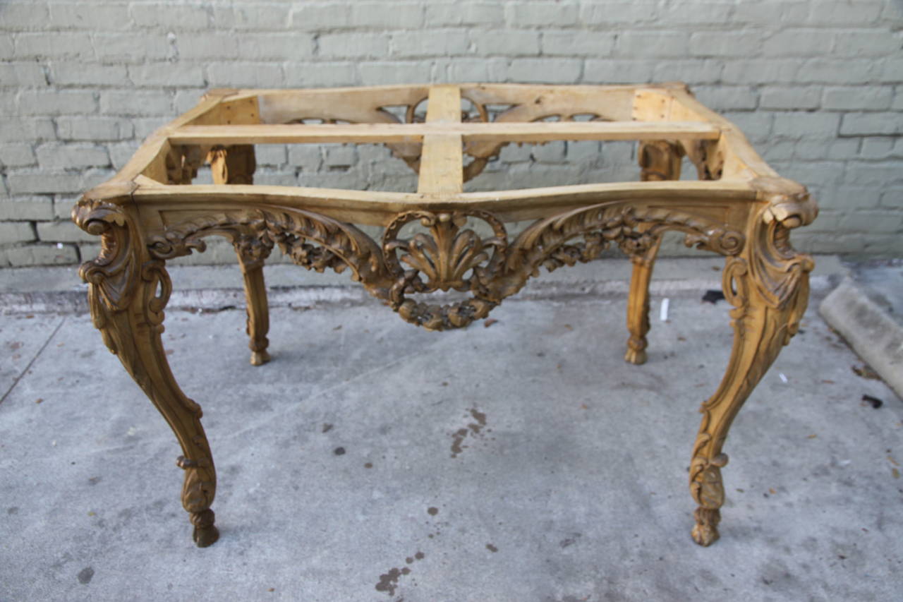 French Louis XV Style Carved Console with Onyx Top In Distressed Condition In Los Angeles, CA