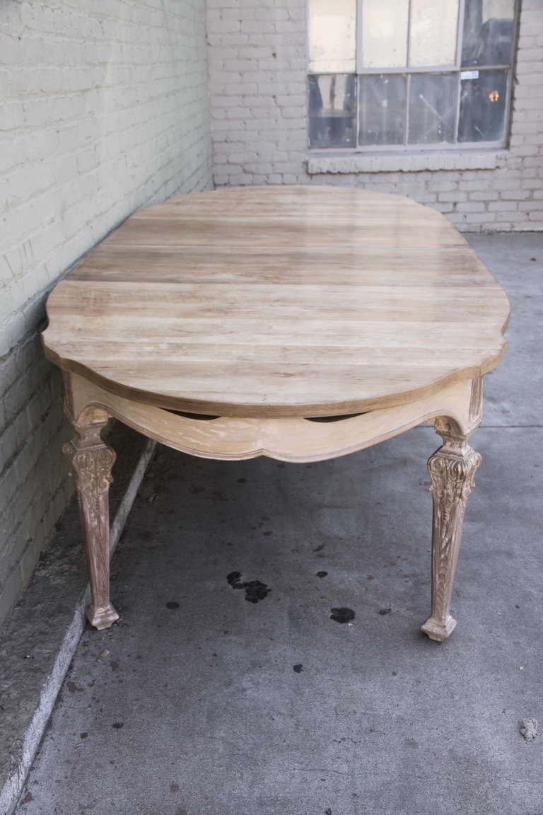French Painted Dining Table with Leaves In Distressed Condition In Los Angeles, CA