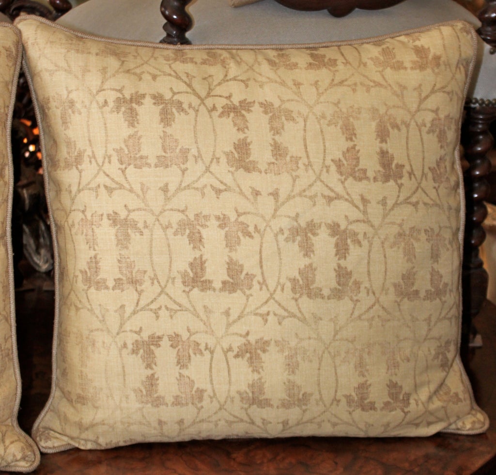 American Pair of Rose Tarlow Textile Printed Linen Pillows