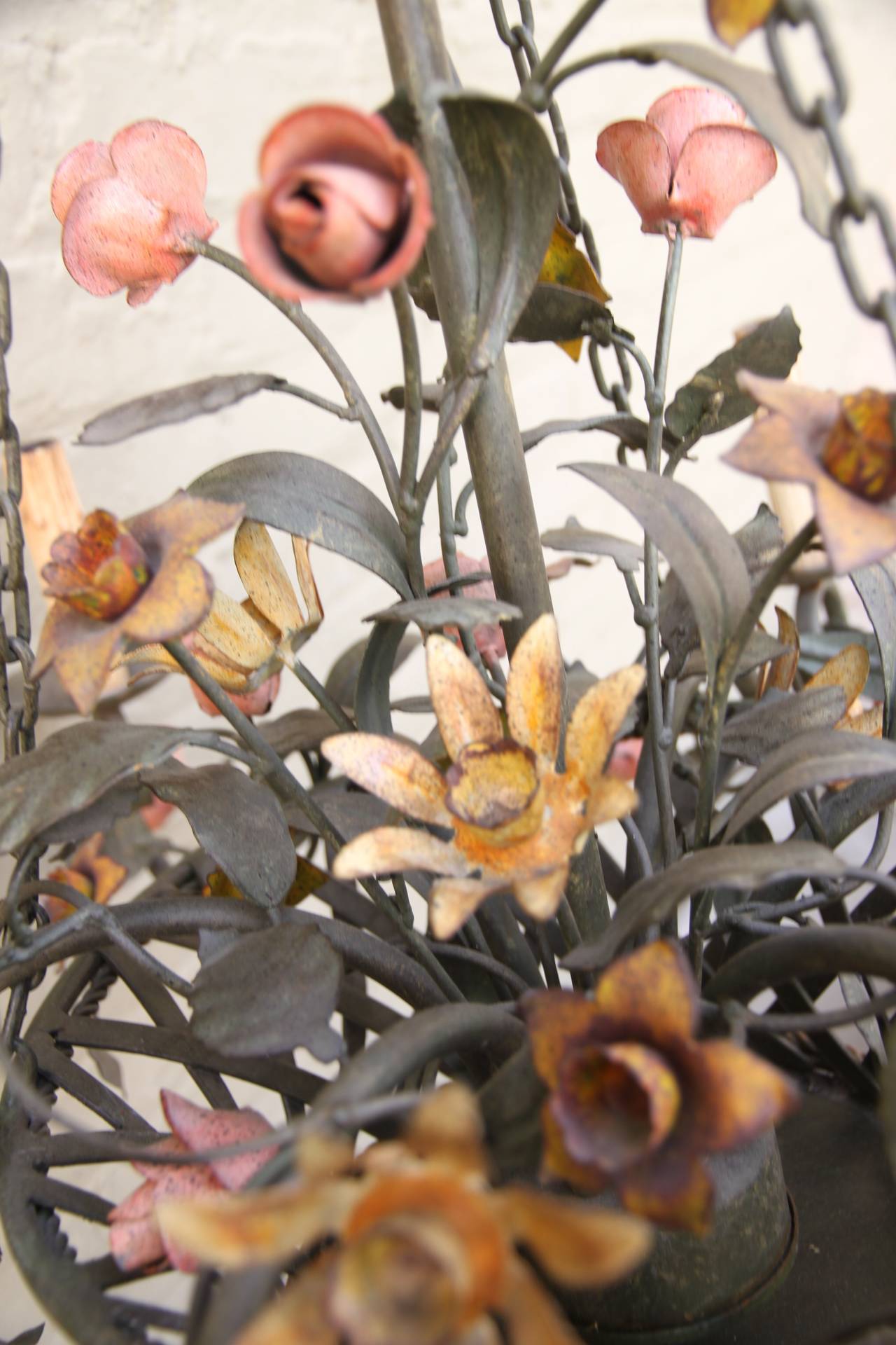 French Tole Painted Floral Chandelier In Distressed Condition In Los Angeles, CA