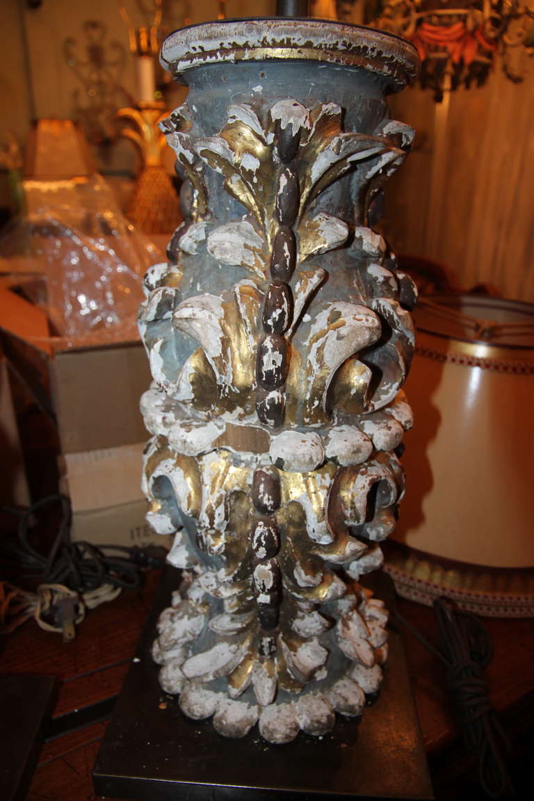 Italian Painted and Parcel Gilt Lamps In Distressed Condition In Los Angeles, CA