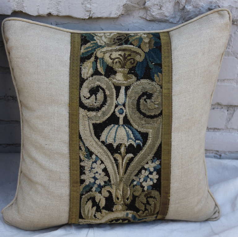 Baroque Pair of 18th Century French Tapestry Pillows on Linen Textile