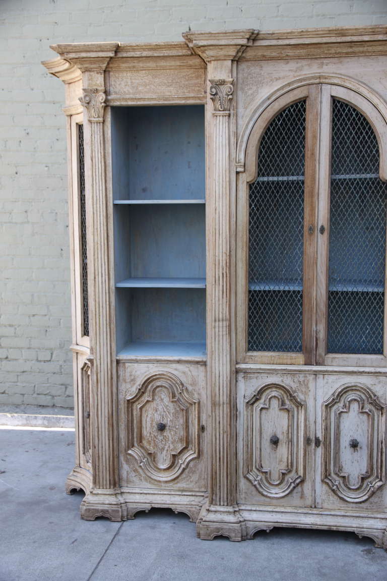 Italian Neoclassical Style Bookcase, circa 1930 In Distressed Condition In Los Angeles, CA