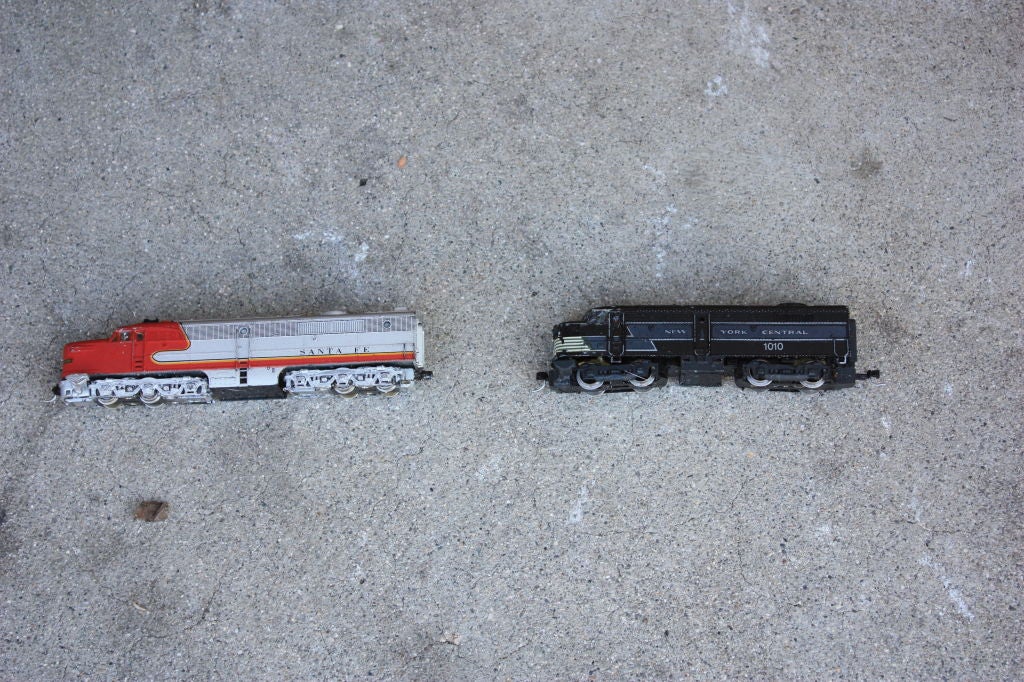 train coffee table
