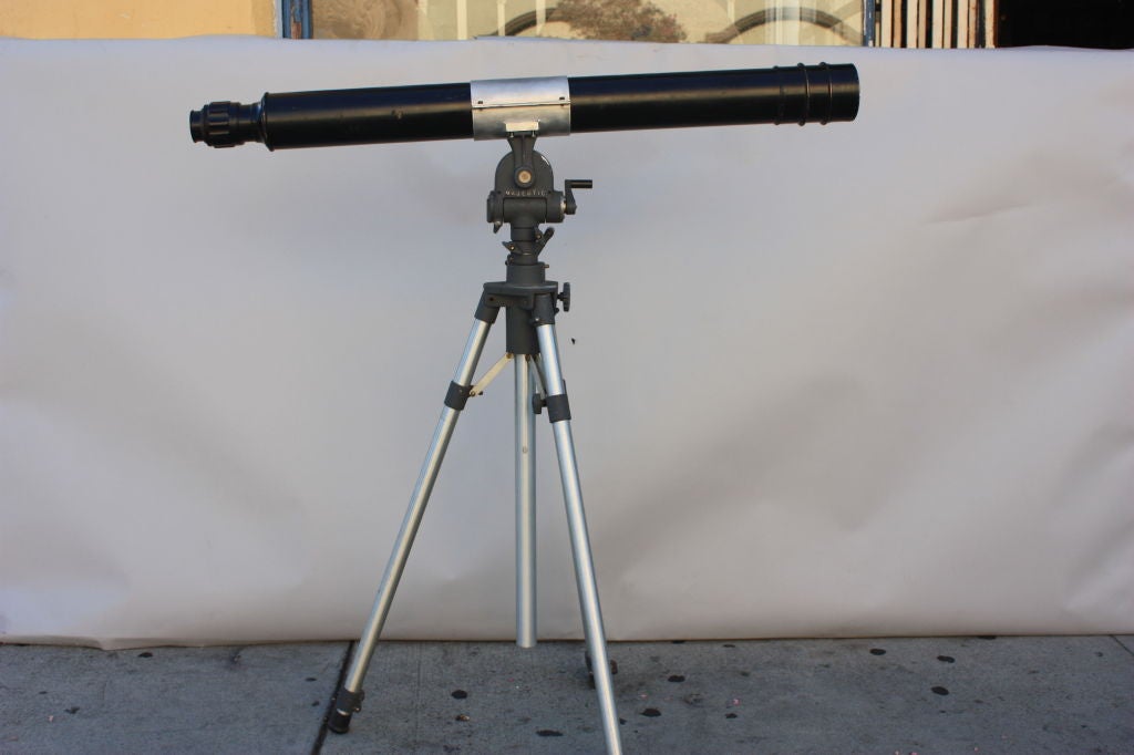 Old Military High Powered Telescope In Good Condition For Sale In Pasadena, CA