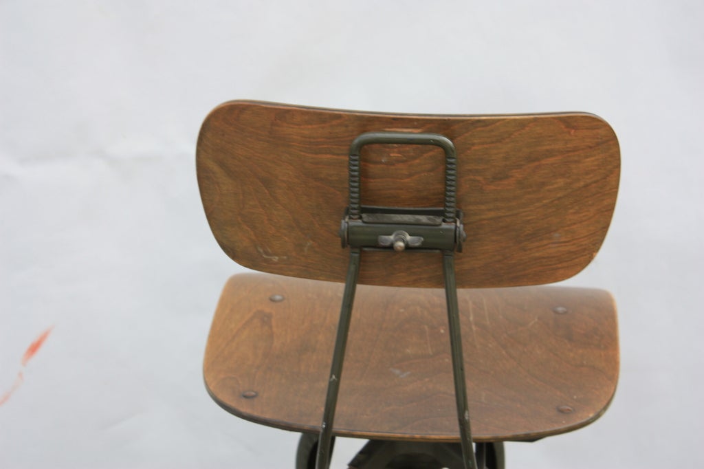 Toledo Adjustable Chair In Good Condition For Sale In Pasadena, CA
