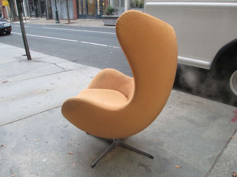 egg recliner chair