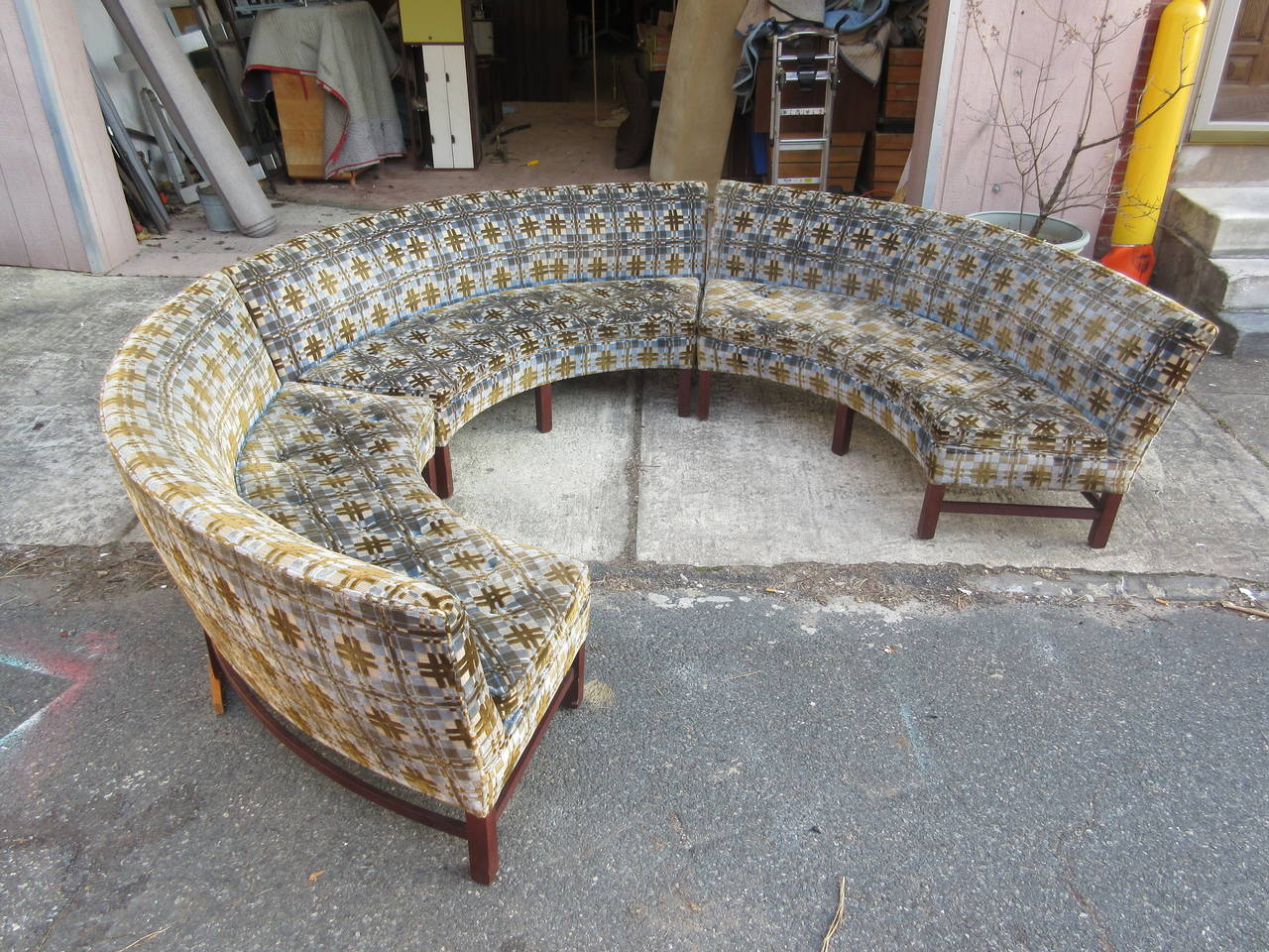 Three-Piece Sectional Round Sofa