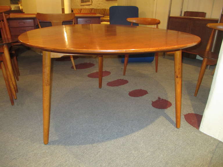 three legged dining table