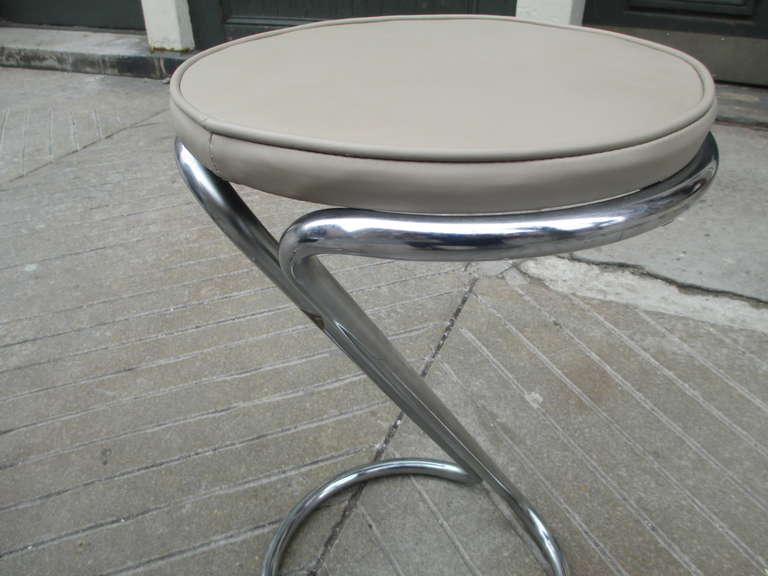 Gilbert Rohde for Troy Sunshade Set of 3 Stools In Excellent Condition In Philadelphia, PA