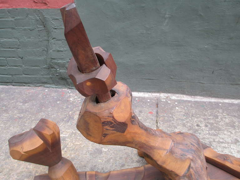 Kubistische Holzskulptur von Leo Russell (amerikanisch)
