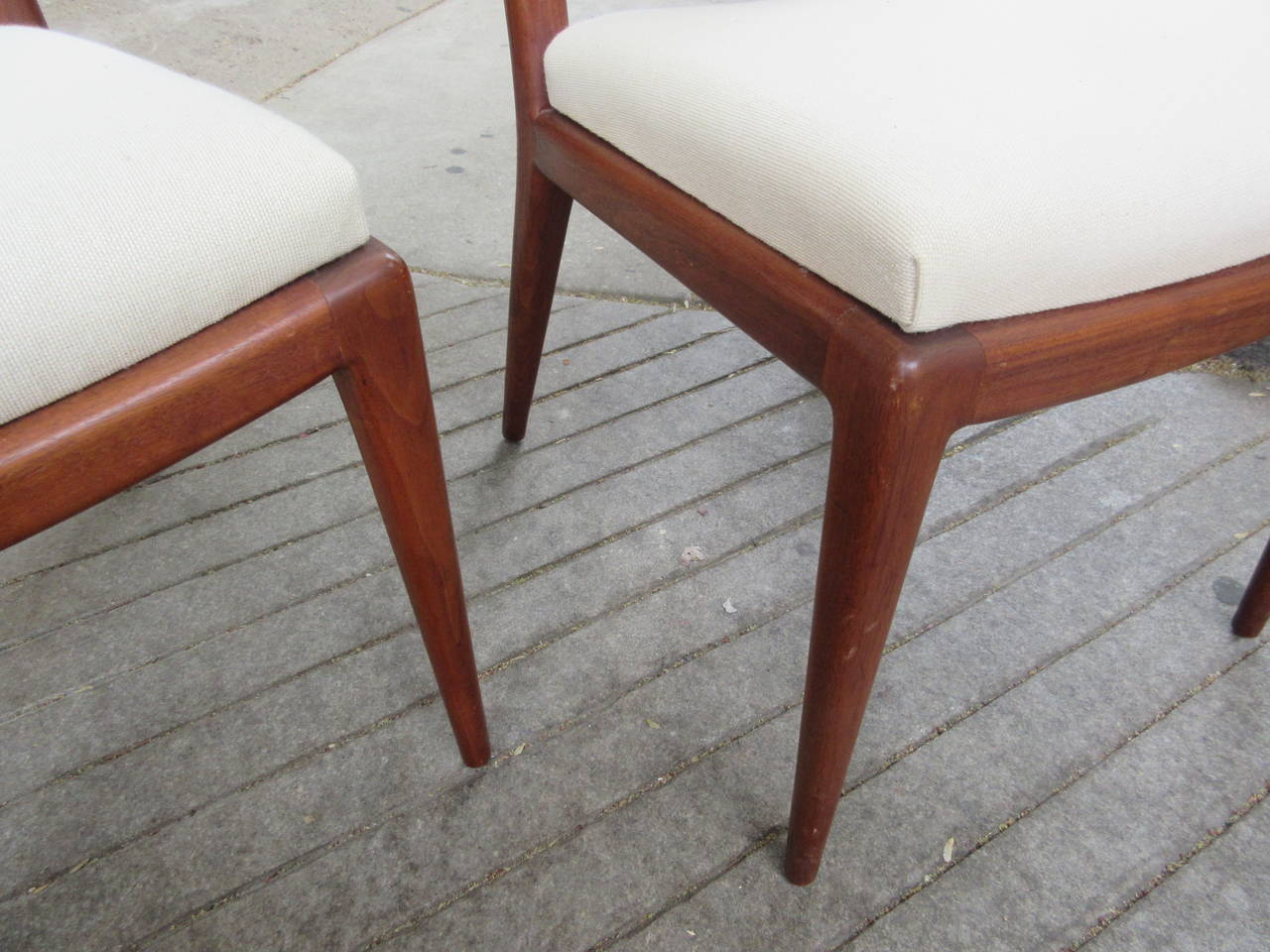 M. Singer and Son Walnut Dining Chairs In Excellent Condition In Philadelphia, PA