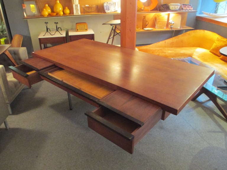 Exectutive Desk in the style of Florence Knoll's Double Bar Series at