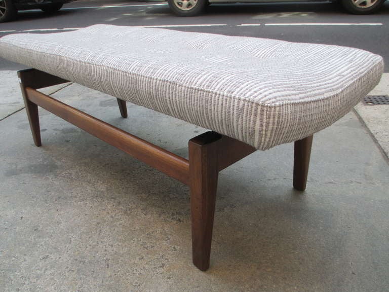 Jens Risom 4 foot Upholstered Bench In Excellent Condition In Philadelphia, PA