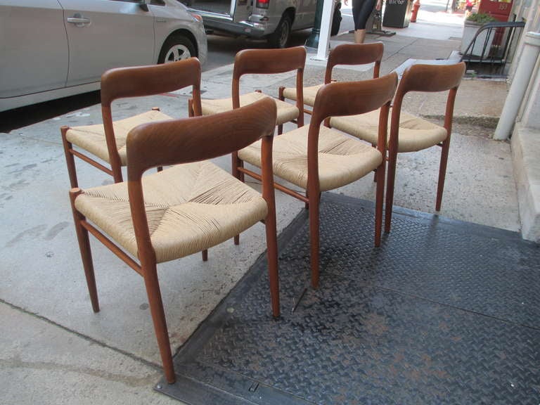 Neils Moeller Set of Six Teak Dining Chairs with Rush Seats  In Excellent Condition In Philadelphia, PA