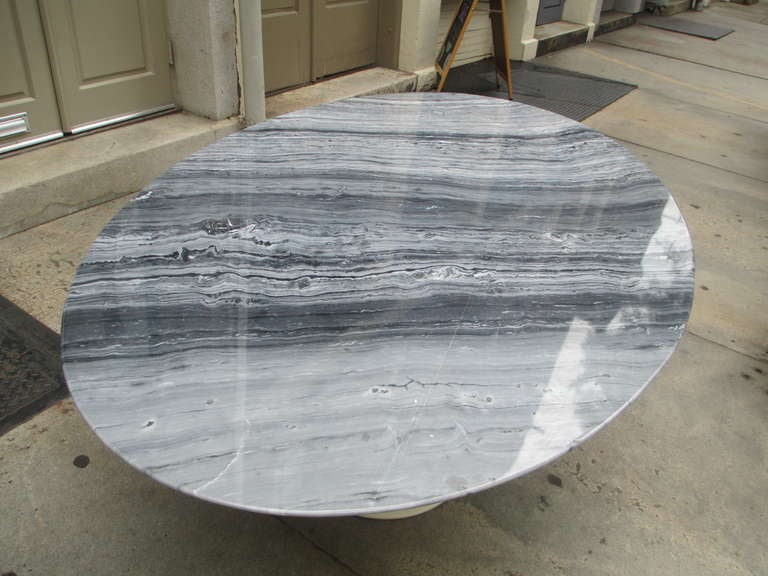 Mid-Century Modern Oval Marble-Topped Pedestal Table in the style of Eero Saarien for Knoll