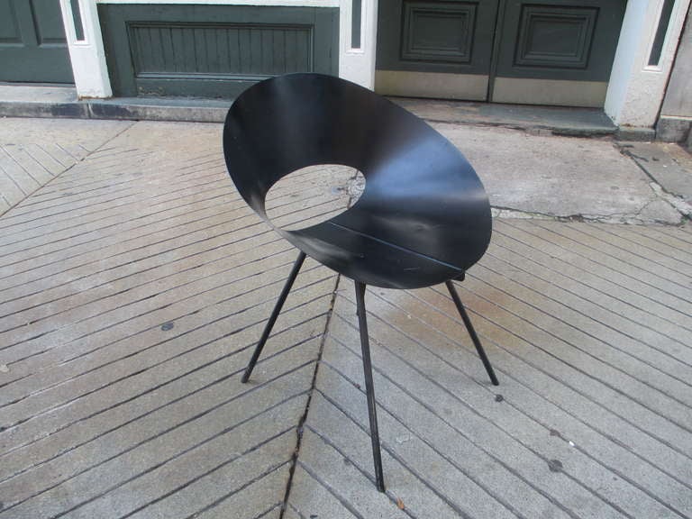 Knoll Donald Knorr low cost design winner from 1949 Moma Competion. Produced for only two years due to war time metal restrictions this 