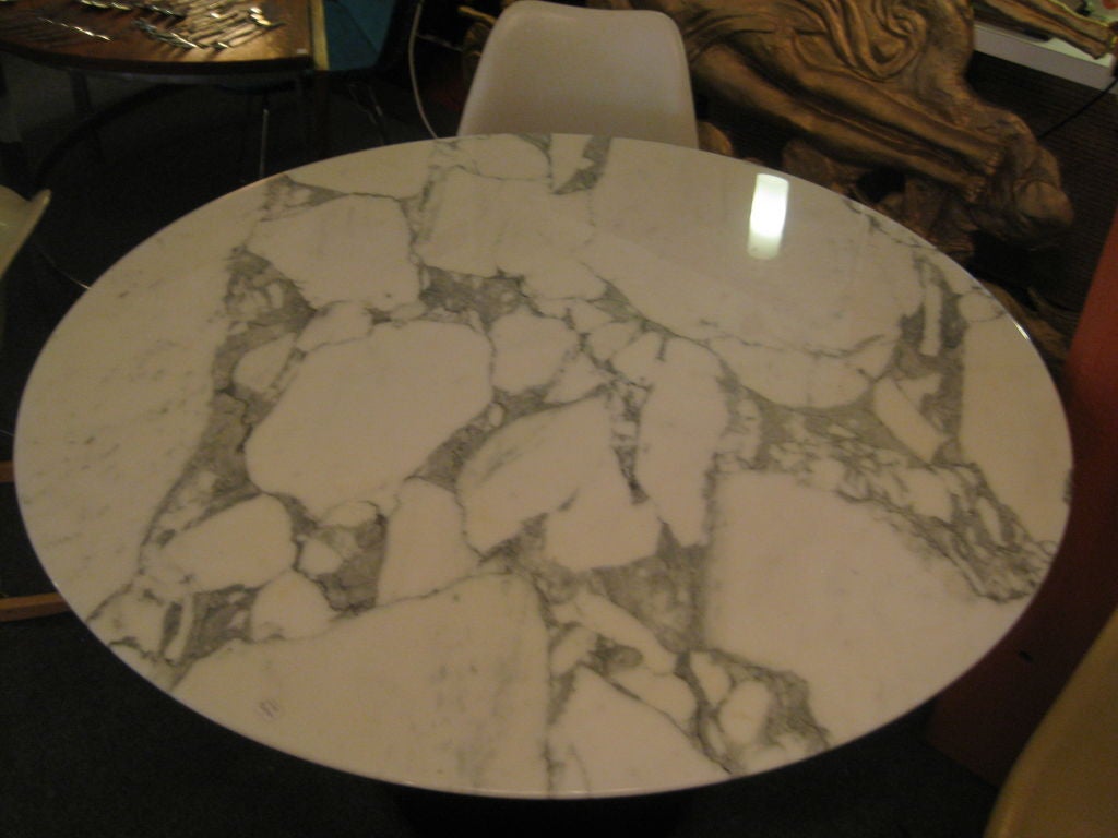 Eero Saarinen 48 inch marble dining table by Knoll