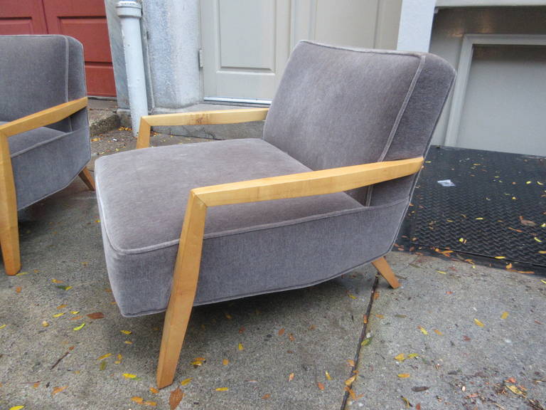 American Pair of Open-Arm Lounge Chairs in the Style of Paul Laszlo