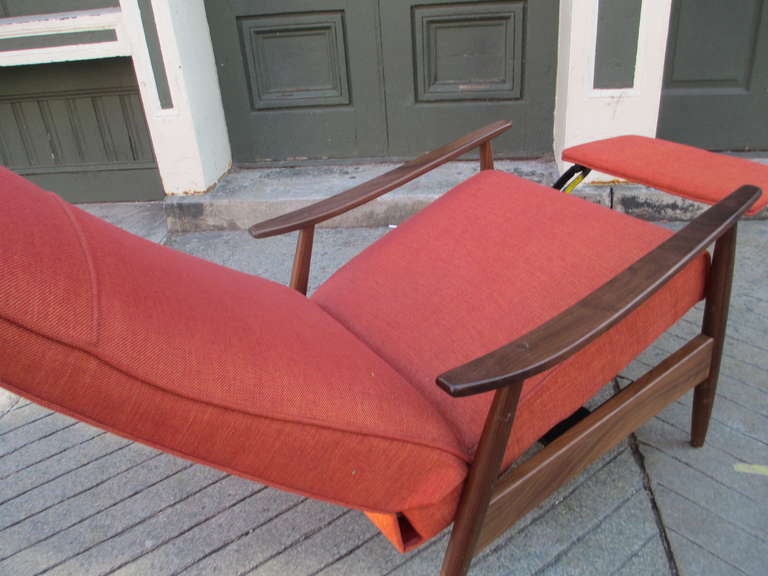 Walnut Milo Baughman for Thayer Coggin Reclining Lounge Chair