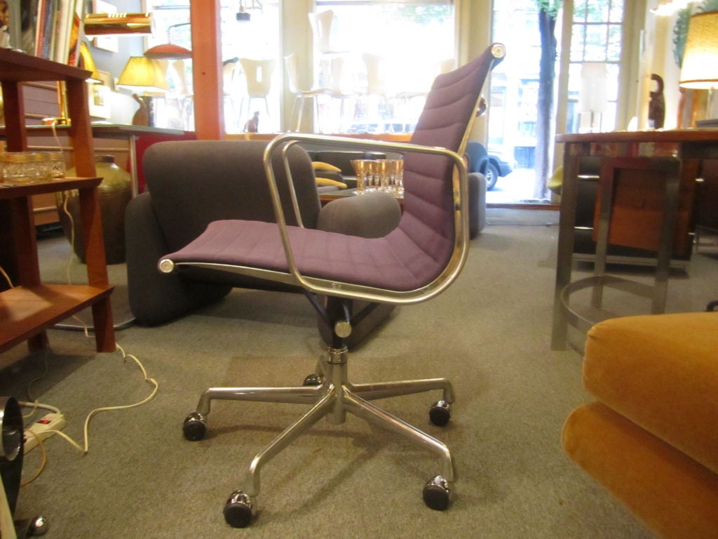 American Eames Aluminum Group Management chair for Herman Miller