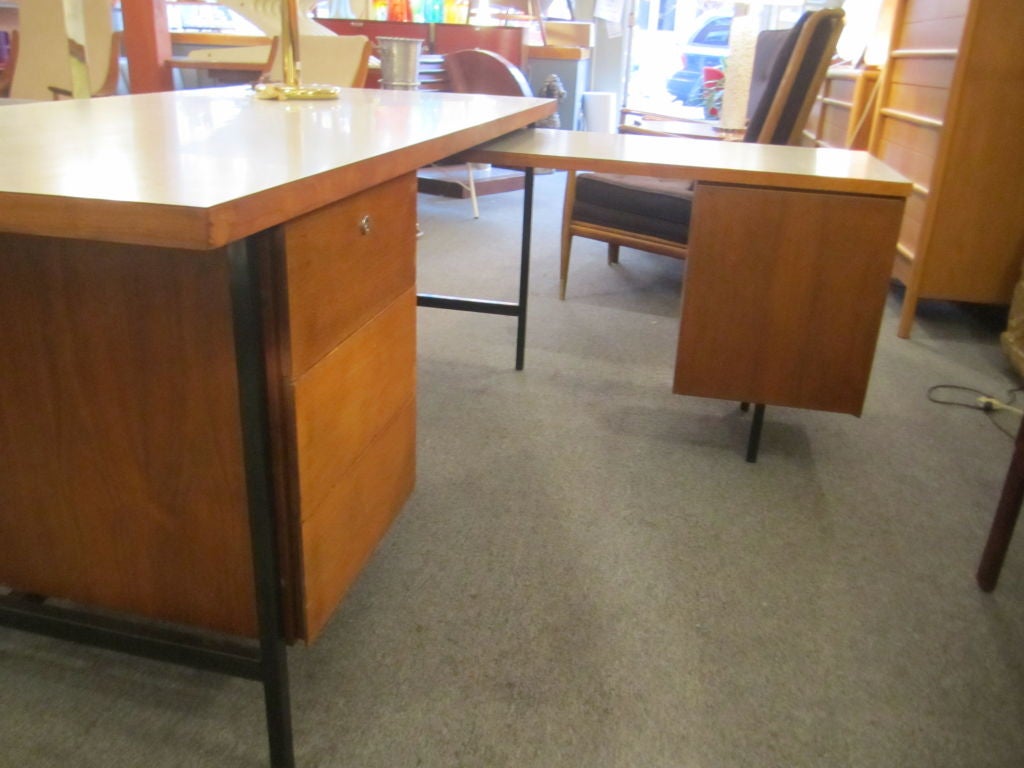 desks with return