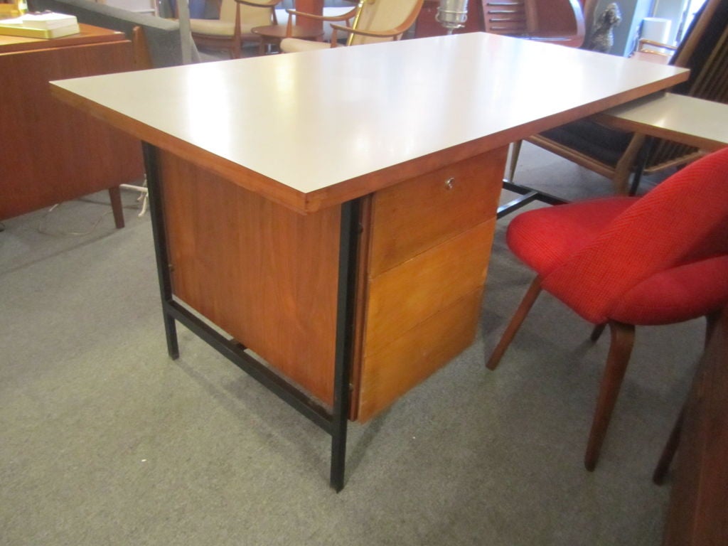 American Florence Knoll L Shaped Desk with Return by KNOLL