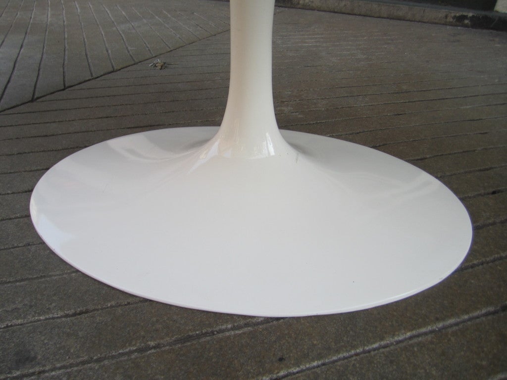 American Eero Saarinen Oval Dining Table for Knoll