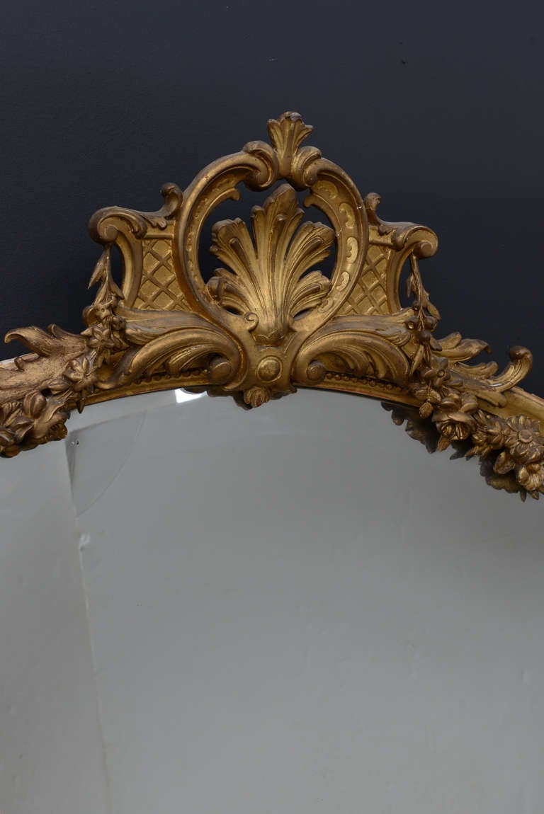 French Antique Louis XV Style Giltwood Mirror With Old Mercury Glass In Excellent Condition In Coral Gables, FL