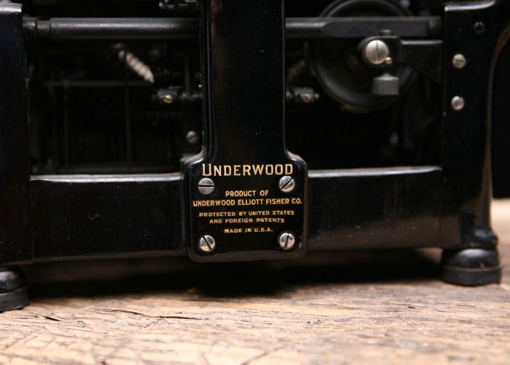 Early 20th Century Underwood Typewriter with French Keyboard 2