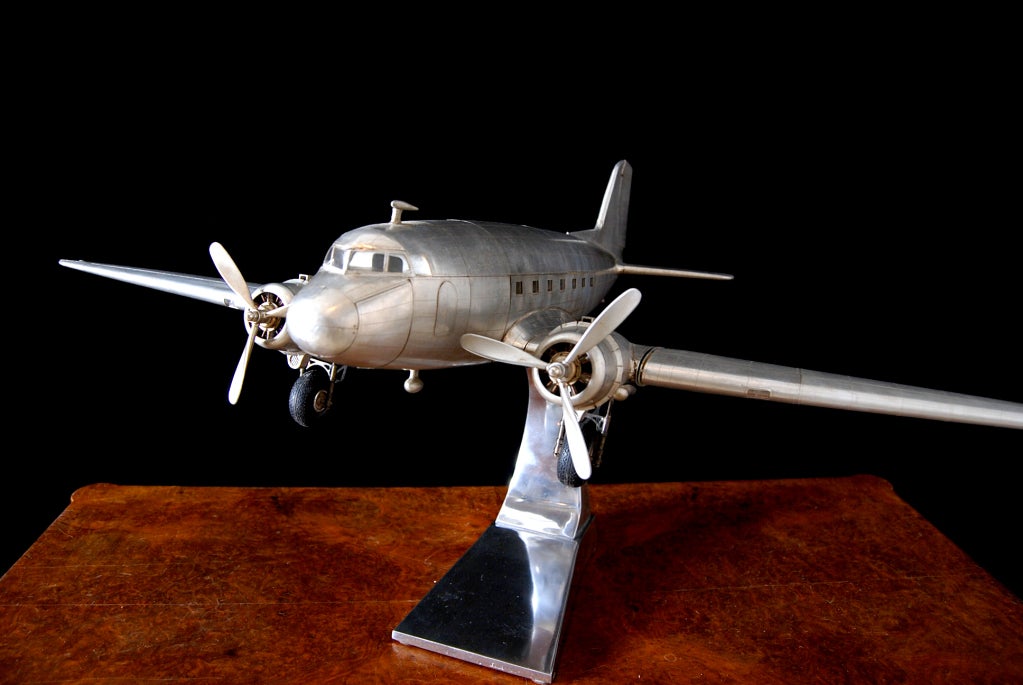 Exceptionally Detailed Vintage style Model Airplane Douglas DC-3 1