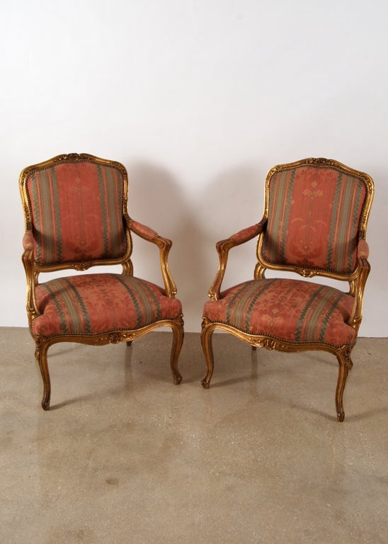 French Antique Louis XV style Giltwood Settee and Armchairs 5