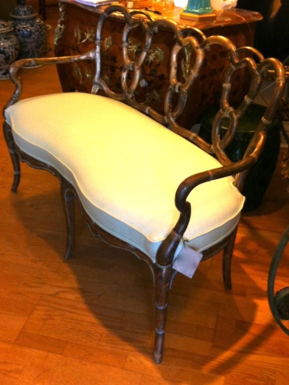 Beautiful silver gilt wood Italian sette.<br />
Seat re-covered with sea foam green fabric.<br />
Seat 20 height